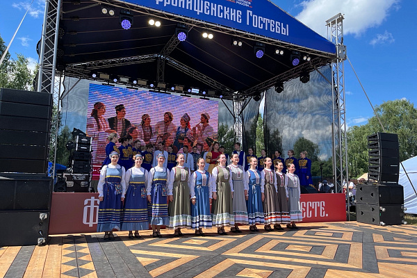 20 июня 2026 года в поселке Фролищи Володарского муниципального округа состоялся XIII Межрегиональный фестиваль народной культуры «Фролищенские гостёбы».